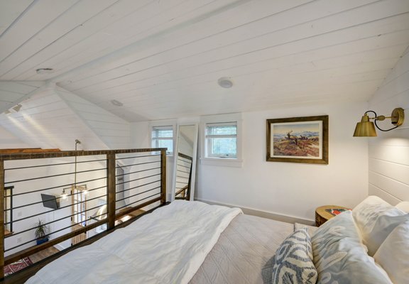 The Roost - Backyard Guesthouse by null