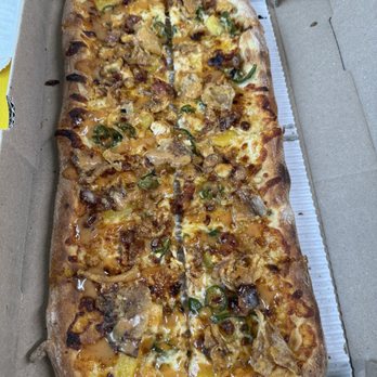 Dirte Pi - Chicken pizza - Pizza Near Me - Avon Lake, Ohio