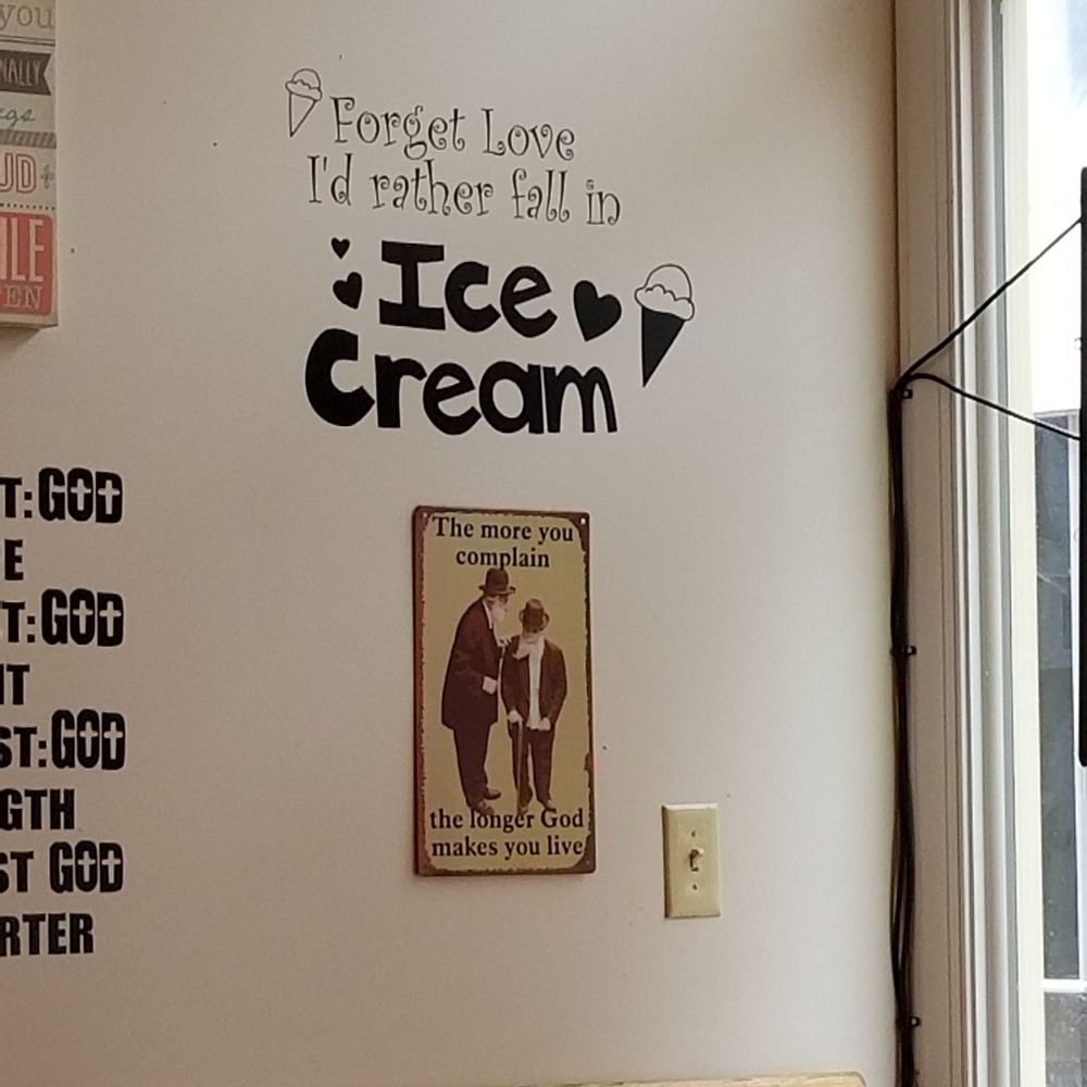Red Fox Creamery - Great decor ;) - Ice Cream & Frozen Yogurt Near Me - Winchester, Virginia Red Fox Creamery - Great decor ;) - Ice Cream & Frozen Yogurt Near Me - Winchester, Virginia