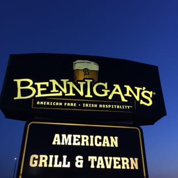 Bennigan's - Signage - American Near Me - Elgin, Illinois