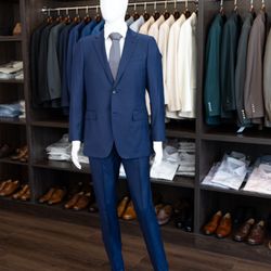 Royal Suits