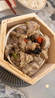 1983 Chinese Cuisine Restaurant by null