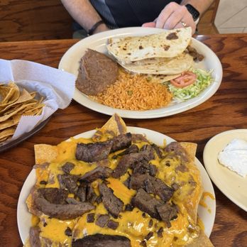 La Parrilla - Beef Fajitas Nachos & Asado Quesadillas - Mexican Near Me - San Antonio, Texas