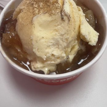 The Peach Cobbler Factory - Caramel Apple Cobble with vanilla ice cream - Desserts Near Me - Sinking Spring, Pennsylvania