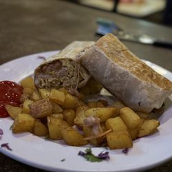 Dos Arroyos Comida Casera - Burrito Ranchero