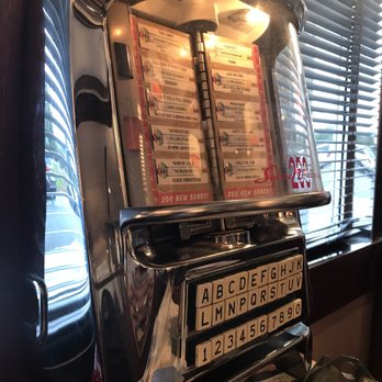 Silver Diner - Juke box!!! And it works!!! - Diners Near Me - Fairfax, Virginia Silver Diner - Juke box!!! And it works!!! - Diners Near Me - Fairfax, Virginia
