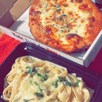 Fuze Pizza - Fettuccine Alfredo & Cheesy Bread (6) - Pizza Near Me - Corona, California
