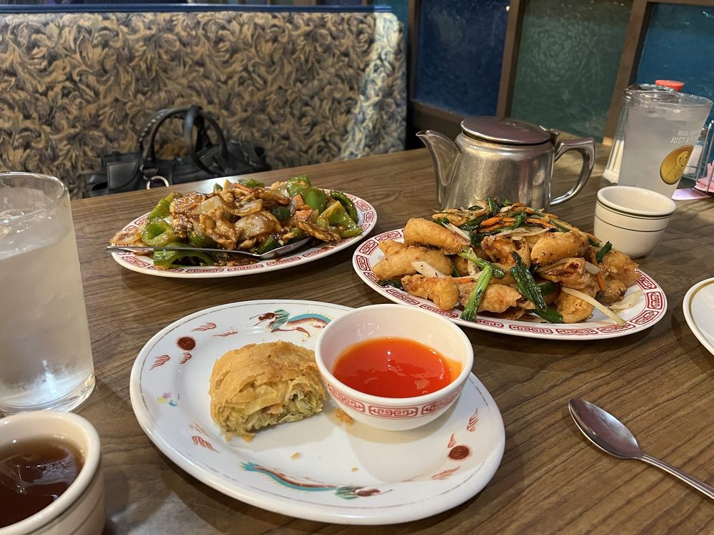 BLUE WILLOW RESTAURANT & LOUNGE Updated November 2024 14 Photos