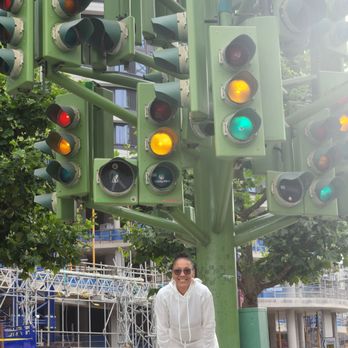 Complete Driving Experience - London-Traffic Tree! - Driving Schools Near Me - Tacoma, Washington