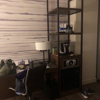 Hyatt Regency Phoenix - Desk - Hotels Near Me - Phoenix, Arizona