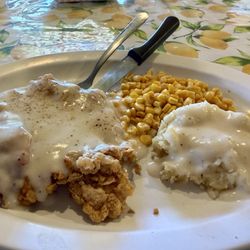 Brady's Restaurant - That goooood chicken fried steak