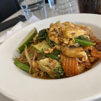 Kin'd - Veggie Pad Thai - Thai Near Me - Fresh Meadows, New York