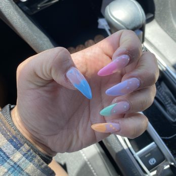 Nova Nail Spa - Mei (I think it was her I'm so bad at remembering names) helped me pick out the colors and drew everything by hand! - Nail Salons Near Me - San Diego, California