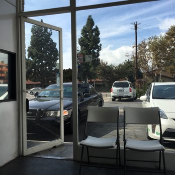 Ghassem's Service Center - Waiting room - looking out - Auto Repair Near Me - Long Beach, California Ghassem's Service Center - Waiting room - looking out - Auto Repair Near Me - Long Beach, California