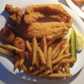 The Dixie Pig - Fried catfish and hand cut fries - Barbeque Near Me - Blytheville, Arkansas The Dixie Pig - Fried catfish and hand cut fries - Barbeque Near Me - Blytheville, Arkansas