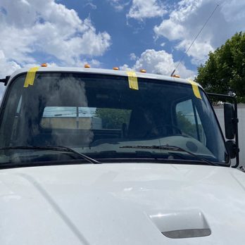 Alas Autoglass - Cliente satisfecho - Auto Glass Services Near Me Alas Autoglass - Cliente satisfecho - Auto Glass Services Near Me