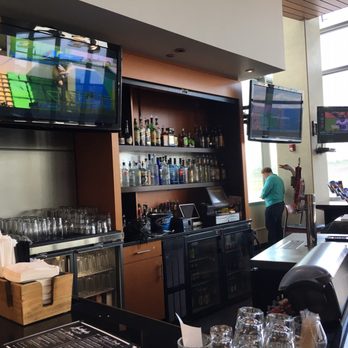 Lucky's Craft Food and Drink - Empty bar - but only 5 minutes! The bar wasn't empty as there were probably 5 customers - notice the near by empty drink. - American Near Me - Avoca, Pennsylvania Lucky's Craft Food and Drink - Empty bar - but only 5 minutes! The bar wasn't empty as there were probably 5 customers - notice the near by empty drink. - American Near Me - Avoca, Pennsylvania