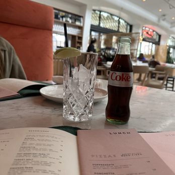 Paradiso - diet coke and vibe - Bars Near Me - Dallas, Texas