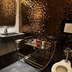 Ladies Room-Beautiful & Well-Kept