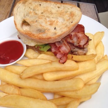 Cafe Gusto - Steak sandwich- comes with an egg - Coffee & Tea Near Me - Wanaka, OTA