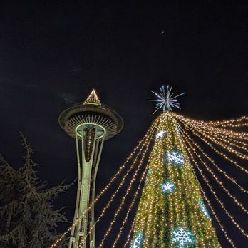 Seattle Christmas Market - The Christmas tree - Public Markets Near Me - Seattle, Washington Seattle Christmas Market - The Christmas tree - Public Markets Near Me - Seattle, Washington
