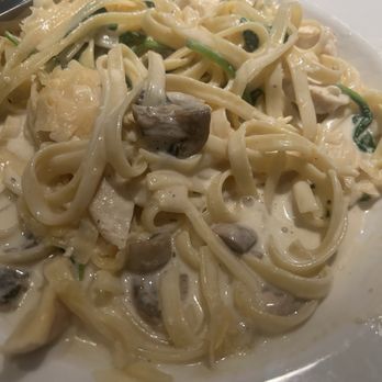 Table at Poipu - Fettuccine Alfredo - New American Near Me - Koloa, Hawaii