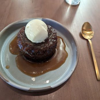 Gordon Ramsay Hell's Kitchen - Sticky Toffee Pudding - Desserts Near Me - Washington, DC, District of Columbia