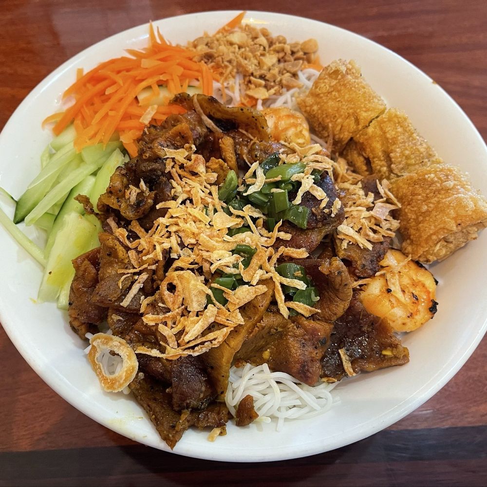 Pho Hung Cuong Restaurant - Vermicelli Noodle with Grilled Shrimp, Pork, and an Egg Roll - Vietnamese Near Me - San Antonio, Texas Pho Hung Cuong Restaurant - Vermicelli Noodle with Grilled Shrimp, Pork, and an Egg Roll - Vietnamese Near Me - San Antonio, Texas