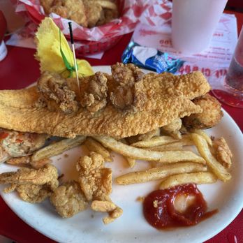 Crabs on the Beach - Southern-Fried Seafood Platter - Seafood Near Me - Gulf Breeze, Florida