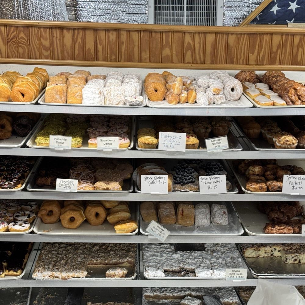 Mueller's Bakery - donut selection - Bakeries Near Me - Bay Head, New Jersey Mueller's Bakery - donut selection - Bakeries Near Me - Bay Head, New Jersey
