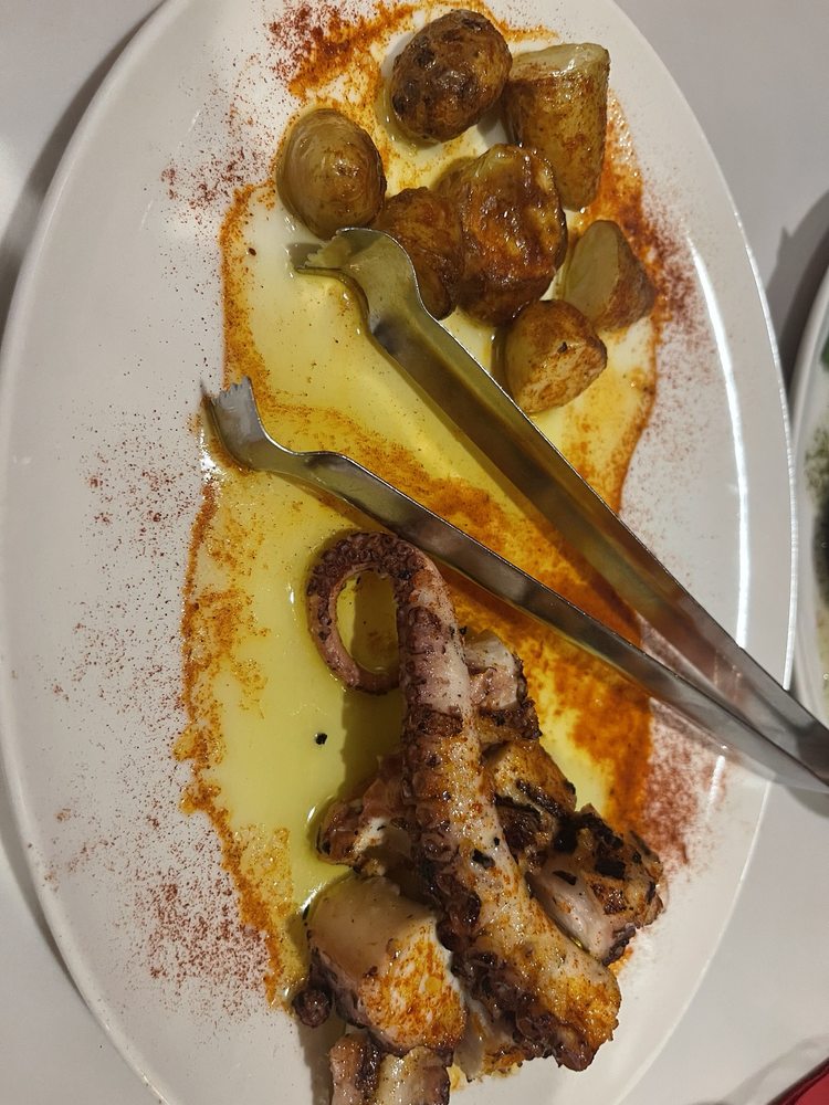 Bocado Tapas Wine Bar