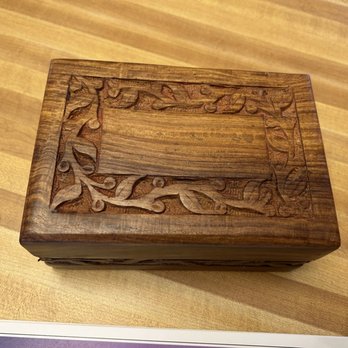 Indiana Pet Cremation Services - Nice carved urn - Pet Cremation Services Near Me - Greenwood, Indiana Indiana Pet Cremation Services - Nice carved urn - Pet Cremation Services Near Me - Greenwood, Indiana