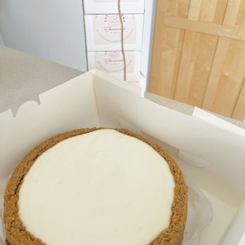 The Excellent Cheesecake - 9" cheesecake and 4 minis - Bakeries Near Me The Excellent Cheesecake - 9" cheesecake and 4 minis - Bakeries Near Me