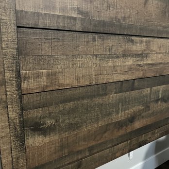 Prof Moving & Storage - Headboard and next picture it's missing piece that came off - Movers Near Me - Pasadena, California