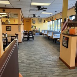 Santiago’s Family Restaurant - Main dining area
