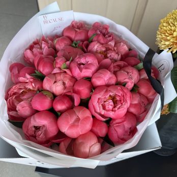 Bordo Flowers - Floral Designers Near Me - Chicago, Illinois
