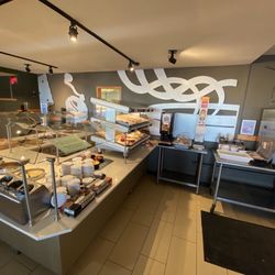 Souper Salad - Hot bar. Breads, pizza, taco , ice cream.