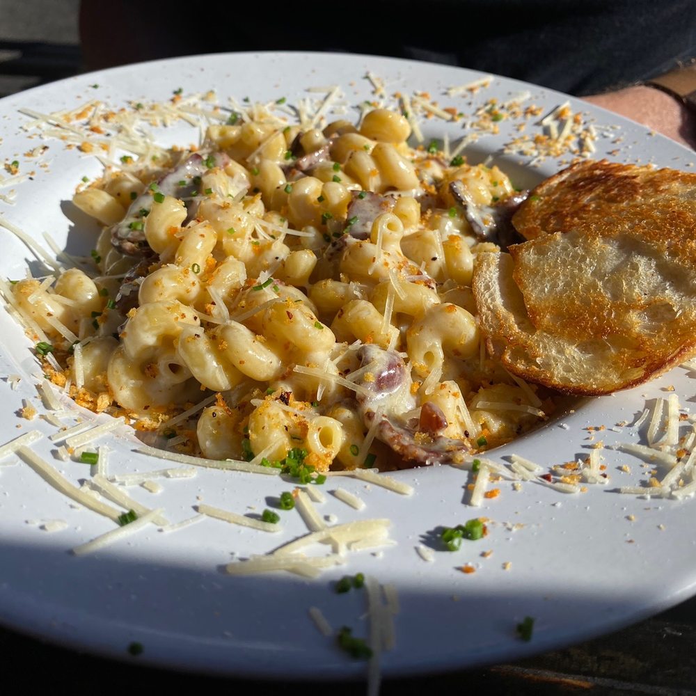 Barrel Mountain Brewing - Bacon Mac and Cheese - New American Near Me - Battle Ground, Washington