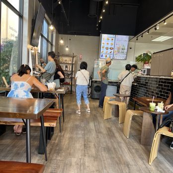 Bingsu Tea - Inside the store - Bubble Tea Near Me - Sacramento, California