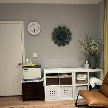 Pain Relief Spot - Cozy single room - Massage Near Me - Pleasant Hill, California Pain Relief Spot - Cozy single room - Massage Near Me - Pleasant Hill, California