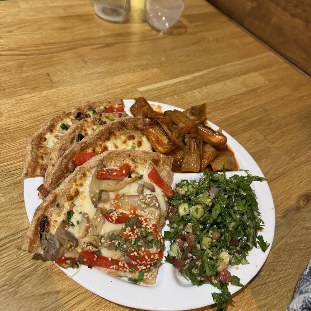 Pizzette Mushroom Onion Pizzette Combo Pizzette Mushroom Onion Pizzette Combo