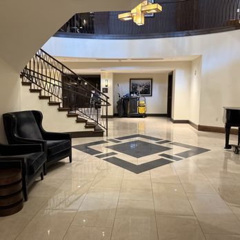 The Edgewater Hotel - Lobby - Hotels Near Me - Madison, Wisconsin