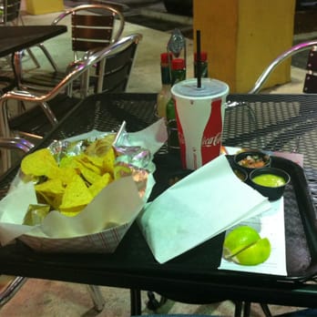 Xochimex Cantina Grill - Outdoor seating and good portions - Mexican Near Me - Miami, Florida