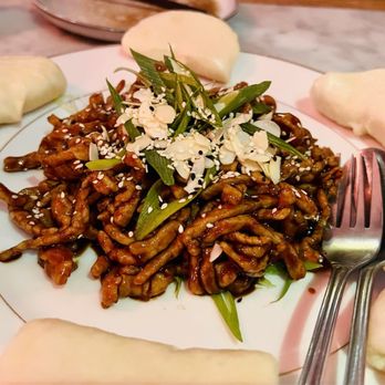 Restaurang China! - Shredded pork with spring onions and bean sauce - Chinese Near Me - Stockholm, Alberta Restaurang China! - Shredded pork with spring onions and bean sauce - Chinese Near Me - Stockholm, Alberta