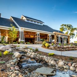 Madden's On Gull Lake