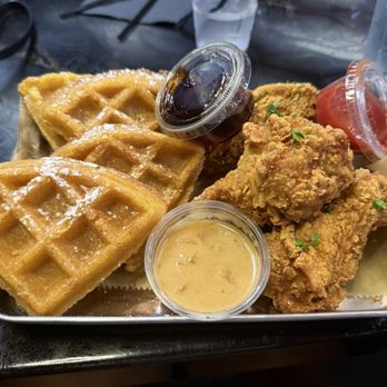 Peachez - Chicken and Waffles - Lounges Near Me - Houston, Texas
