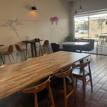 Mochi - Inside - Ice Cream & Frozen Yogurt Near Me - Irvine, California