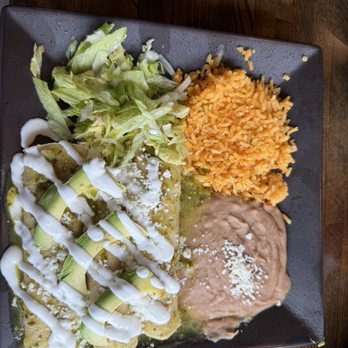 Los Gallos Cocina Mexicana - Enchiladas verdes- on specials menu - Mexican Near Me - Clawson, Michigan Los Gallos Cocina Mexicana - Enchiladas verdes- on specials menu - Mexican Near Me - Clawson, Michigan