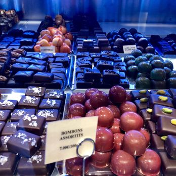 Casa Vives - Assorted Bonbons - Casa Vives - Bakeries Near Me - Barcelona, B Casa Vives - Assorted Bonbons - Casa Vives - Bakeries Near Me - Barcelona, B
