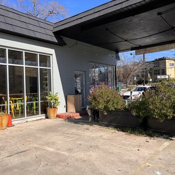 JuiceLand - Outdoor seating - Juice Bars & Smoothies Near Me - Austin, Texas
